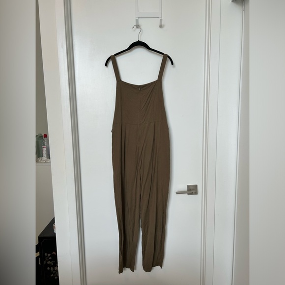 Olive Jumpsuit - Picture 2 of 3